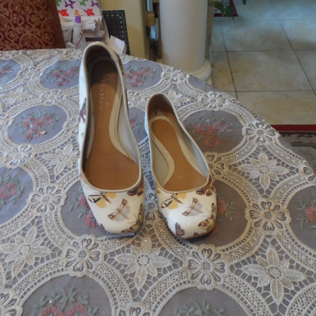 Alexander Mcqueen Ivory Butterfly Coated Canvas/Leather Ballet Flats Size 35b